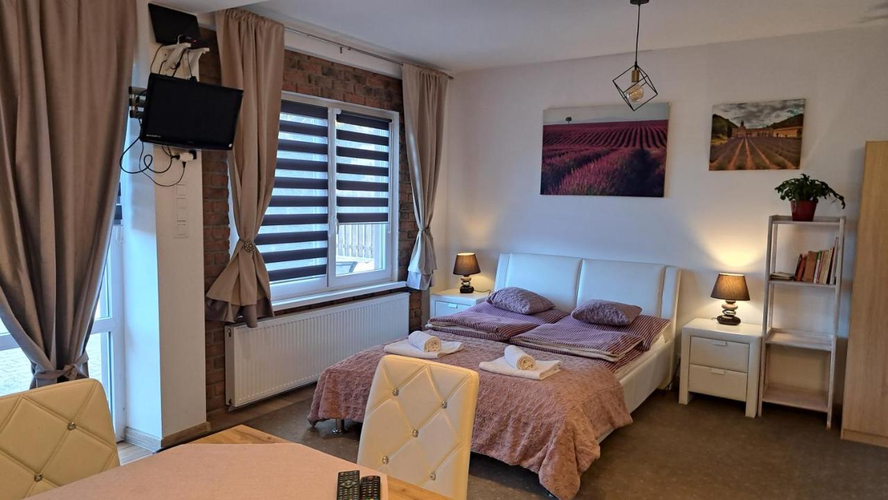 Lavender Apartment *